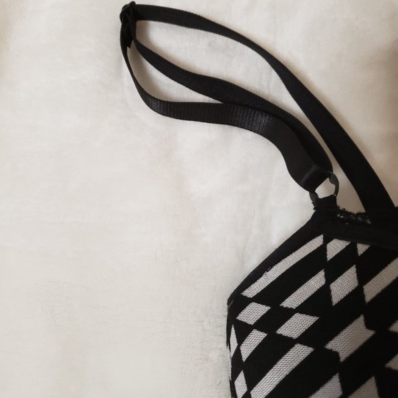 Black and White Romper - Picture 4 of 6